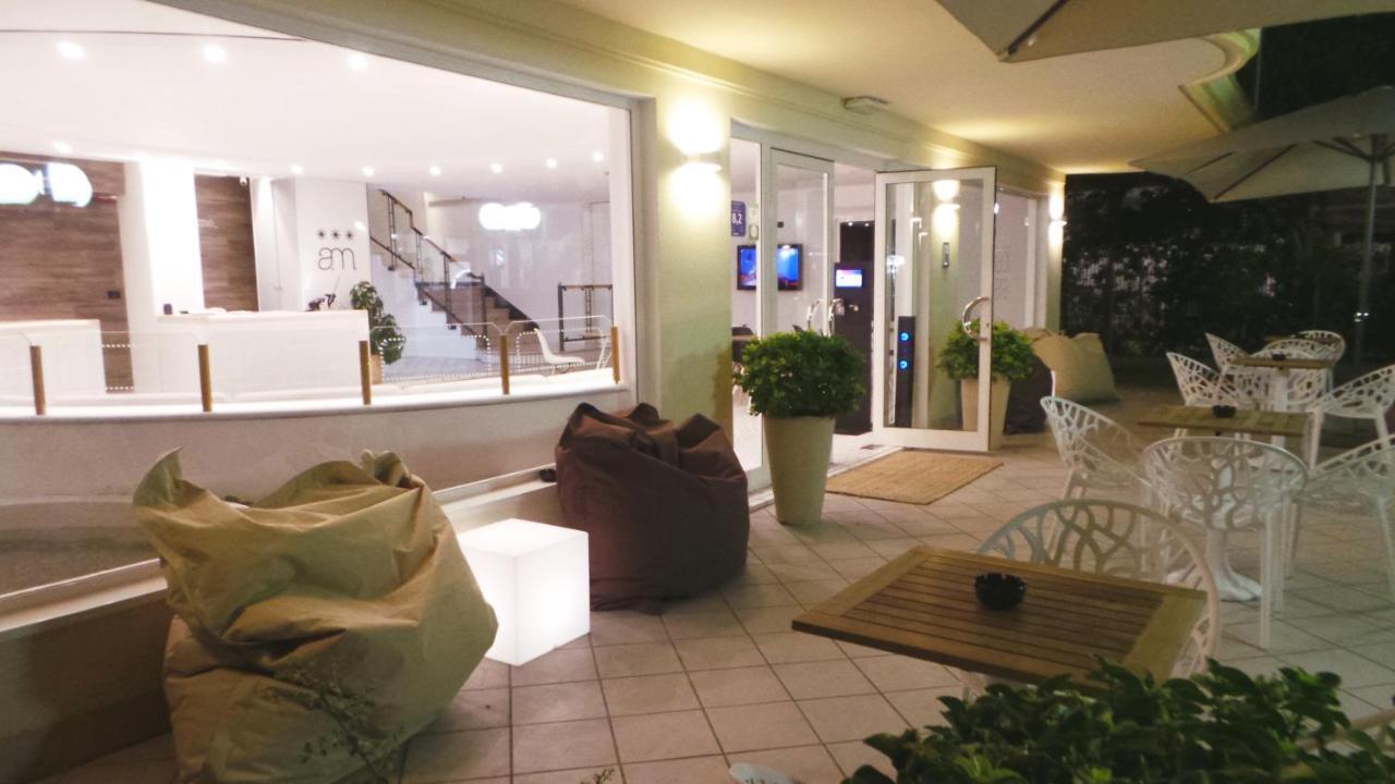 Hotel Aria Di Mare - Bed & Brunch In Centro A Riccione Exterior foto
