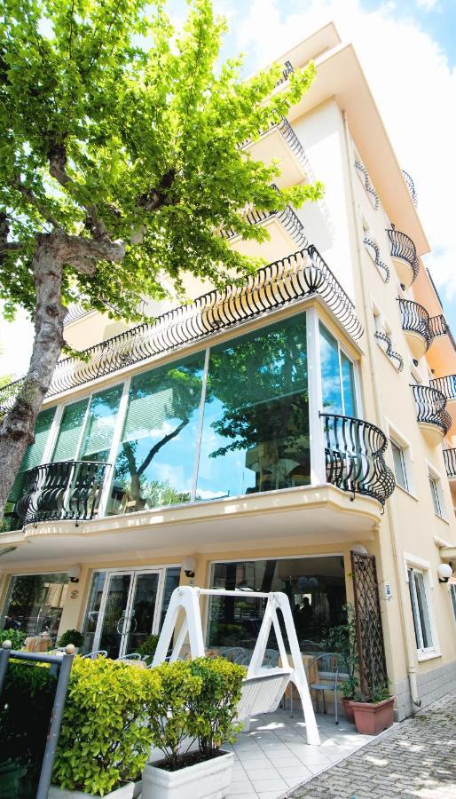 Hotel Aria Di Mare - Bed & Brunch In Centro A Riccione Exterior foto